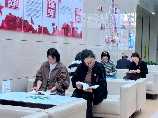 ce04046f8de1cd1f10dc10160da5eb8.jpg